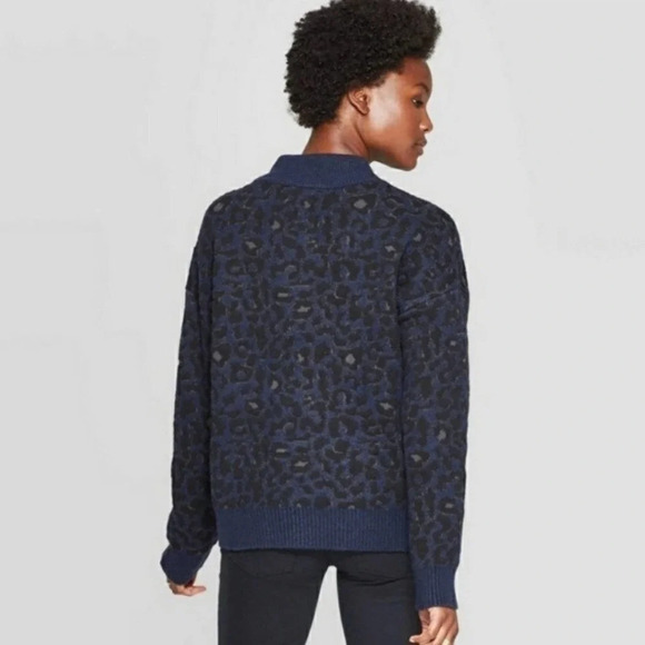Universal Thread Women’s Blue Cheetah Print Sweater Size Medium - Picture 8 of 8